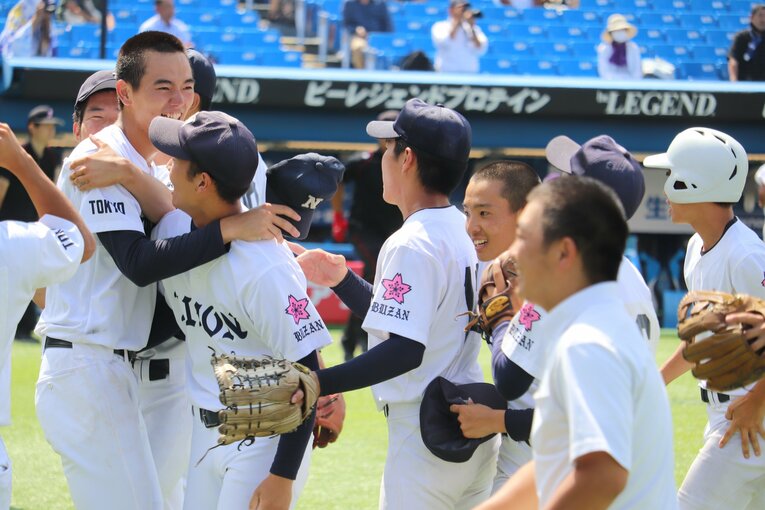 優勝候補の関東一を破った日大豊山の選手たち　©︎Yu Takagi