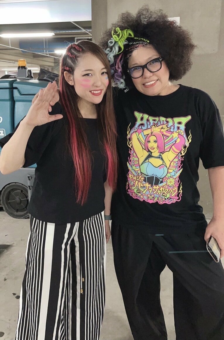 花の母、木村響子と　©本人提供