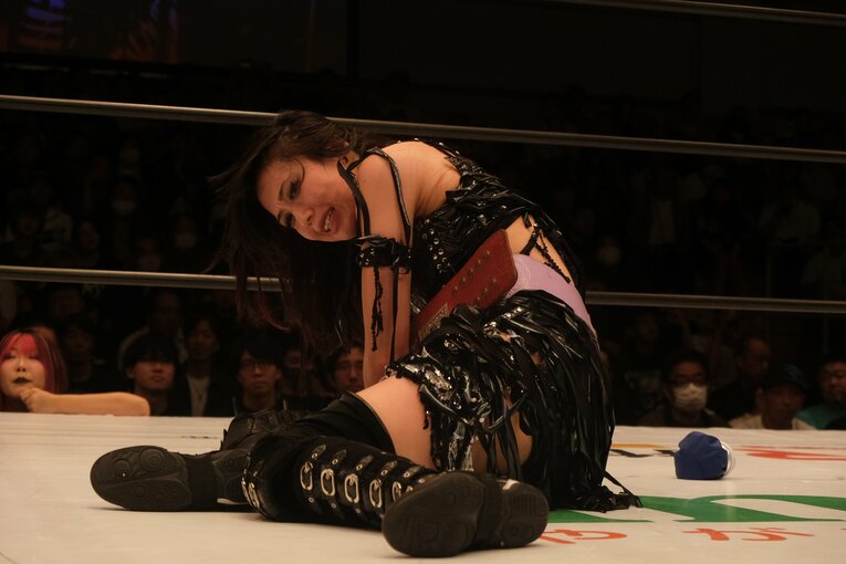 無料中継でも話題を集めた上谷沙弥vsAZM（9月27日）　©Norihiro Hashimoto