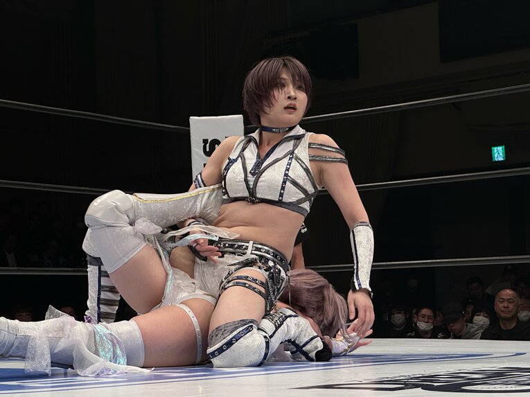 安納サオリvs中野たむ　©Norihiro Hashimoto