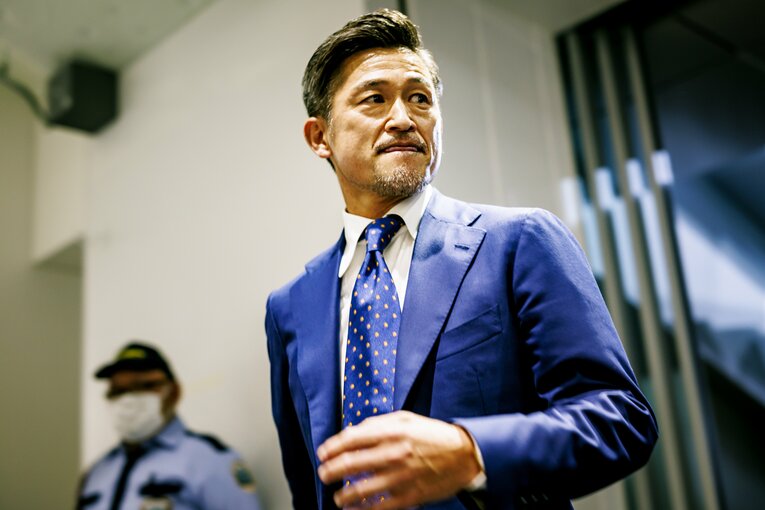 初戦に登場した三浦知良　©Kiichi Matsumoto