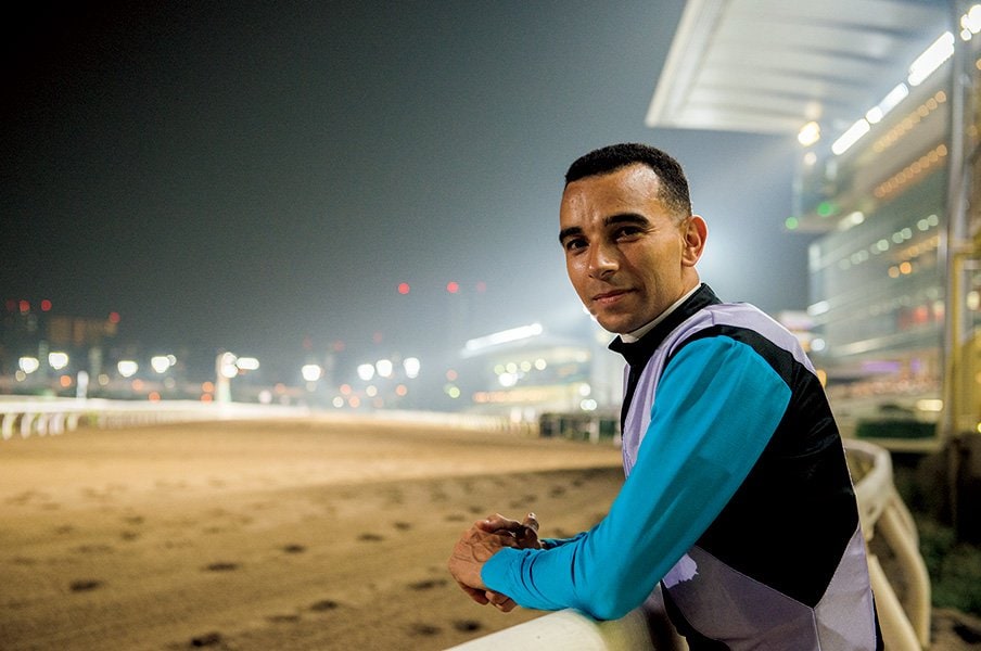 <波乱万丈人生を語る>ジョアン・モレイラ「マジックマンを救った奇跡の2勝と農耕馬」<Number Web> photograph by Satoko Imazu