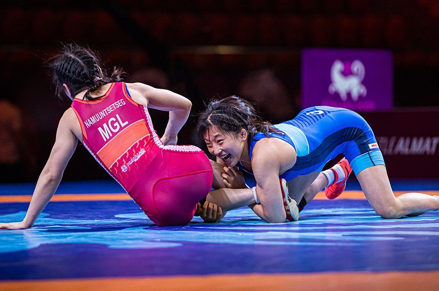 「何のために生きていけば…」 レスリング須崎優衣が見せた“五輪出場ほぼゼロ”からアジア予選完全優勝の大逆転劇<Number Web> photograph by Sachiko Hotaka