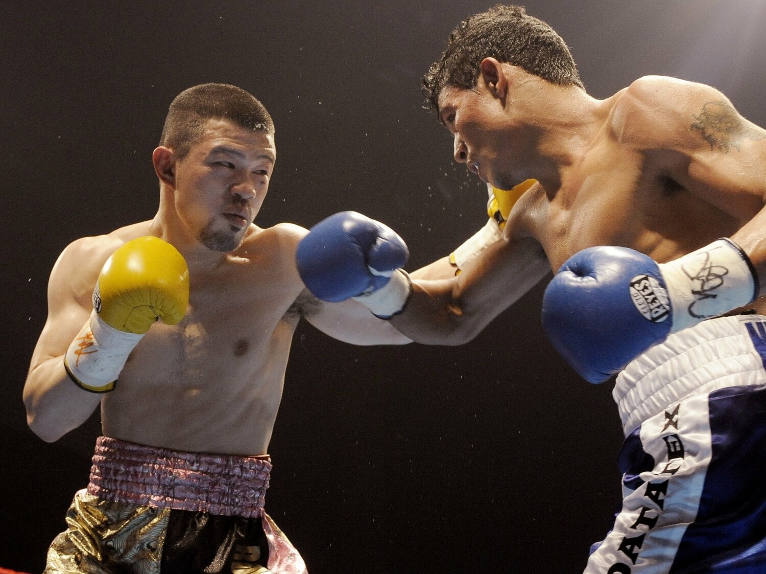 小堀佑介は“ノアの聖地”としても知られるディファ有明でWBA王者ホセ・アルファロに挑んだ　©JIJI PRESS