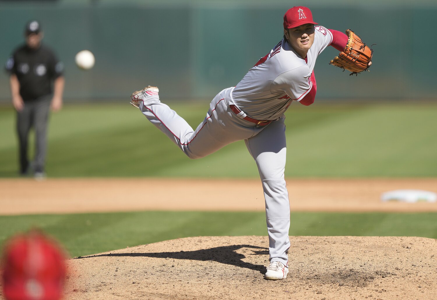 10月5日の今季最終戦に登板した大谷　©Getty Images