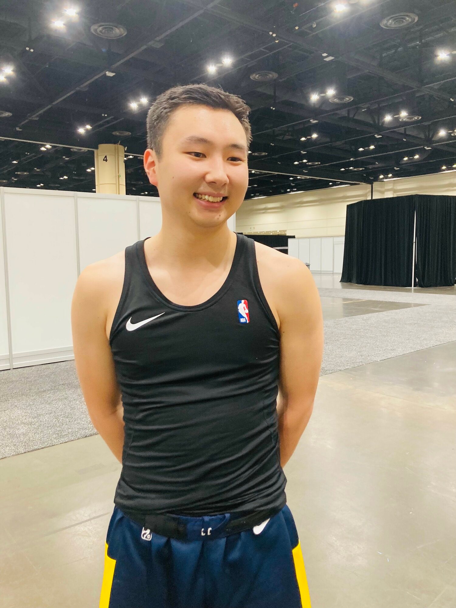 笑顔で取材に応じれくれた富永啓成（筆者撮影）