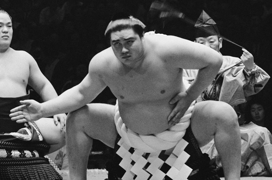 昭和の大横綱・大鵬はなぜ理事長になれなかったのか？「角界の保守本流が…」元NHKアナに聞く“大鵬の美学”「最初の一言は『おかげさんで』なんです」＜Number Web＞ photograph by JIJI PRESS