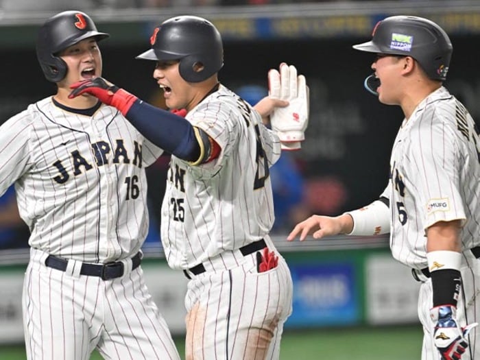 「村上宗隆も復調しそう？」MVP岡本和真が二冠、近藤健介は打率.413、高橋宏斗の防御率0.00…WBC侍の交流戦成績がスゴかった＜Number Web＞ photograph by Naoya Sanuki