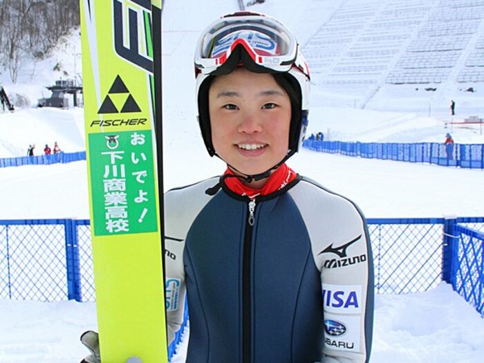 世界ジュニアで初メダル!躍進する日本ジャンプ女子。~要注目の伊藤有希と高梨沙羅~<Number Web> photograph by Shino Seki