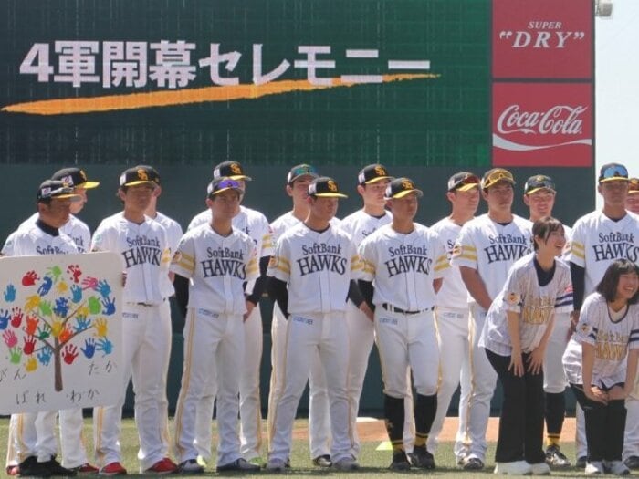 プロ野球“じつは育成選手を飼い殺している”問題「まだ8月なのに一軍の可能性ゼロ」「昇格率“わずか2%”の球団も…」あまりに厳しい待遇と現実<Number Web> photograph by JIJI PRESS
