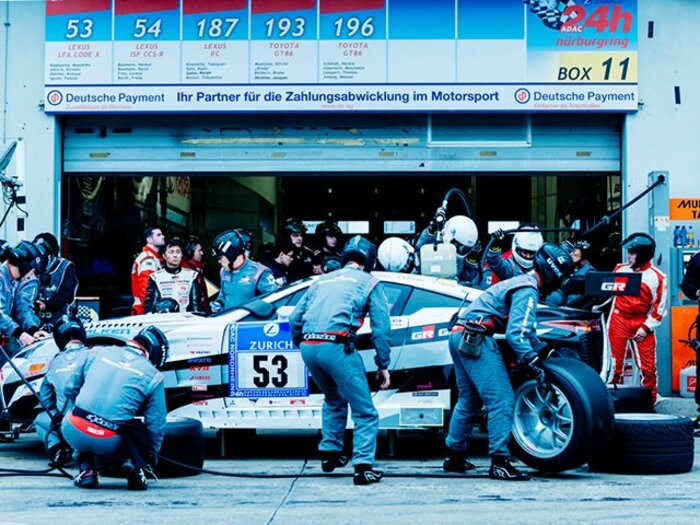 レースでコンマ1秒を縮める壮絶な作業。ピットマンの闘いを知っているか？＜Number Web＞ photograph by TOYOTA