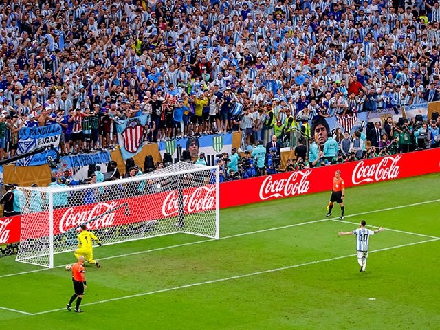 W杯優勝で「500万人集まるとか狂乱の極み」「電柱・信号よじ登り→落下