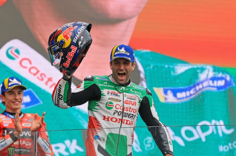 地元フランスGPで優勝して歓喜のヨハン・ザルコ ／ photograph by Satoshi Endo