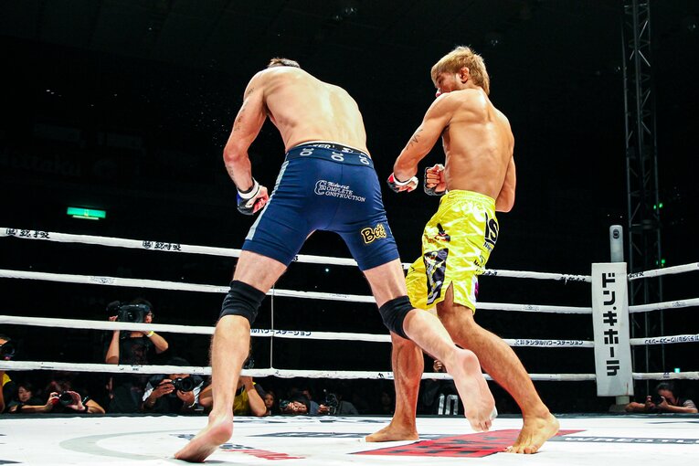 2013年9月29日、パンクラスでジョー・ピアソンをKO　©Susumu Nagao