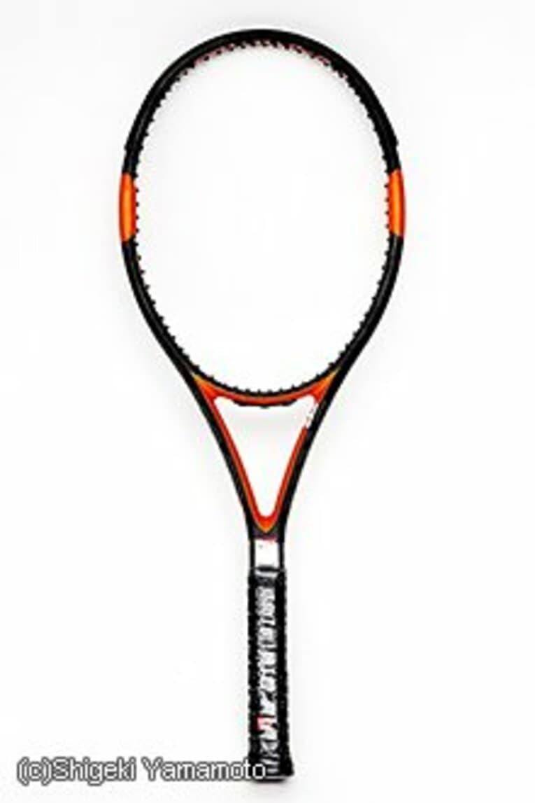 H TOUR（エイチ・ツアー）
・使用時の年齢 13～14歳（2003～2004年）
・使用時の主な戦績 盛田正明テニスファンドの強化選手に選ばれて、フロリダのIMGアカデミーに活動拠点を移す。
・素材 ハイパーカーボン＋ハイモジュラス・グラファイト＋グラファイト
・全長 27.25インチ  重量 278g平均
・フェイス面積 95平方インチ
・販売当時の定価32000円 