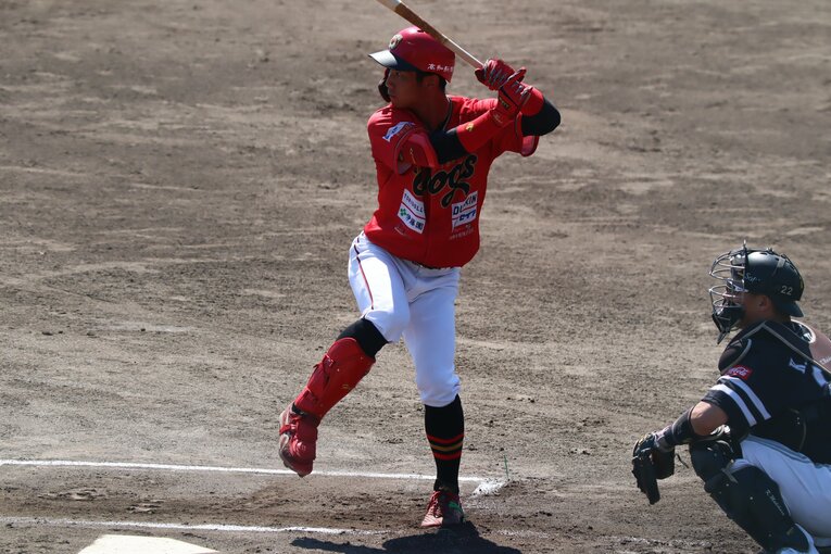 濱のバッティングフォーム