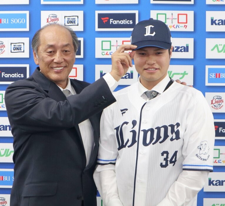 山川穂高の人的補償で西武に移籍した　©JIJI PRESS