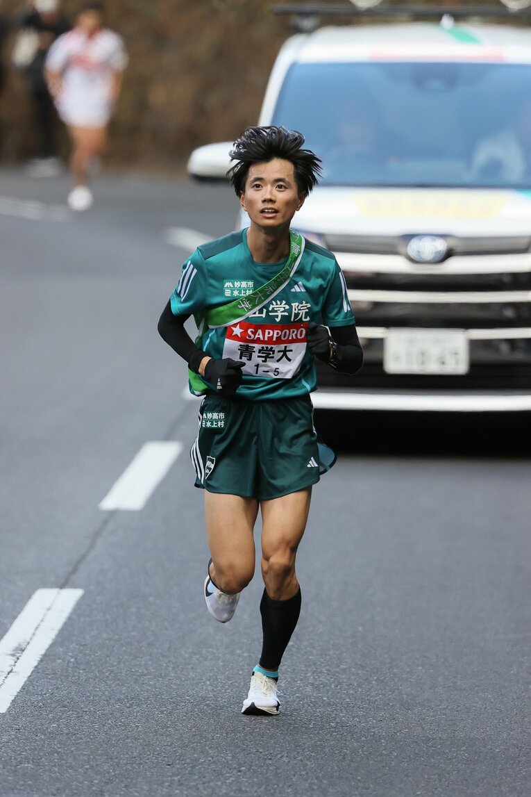 5区を区間新記録で走り、有終の美を飾った青学大の若林　©︎JMPA