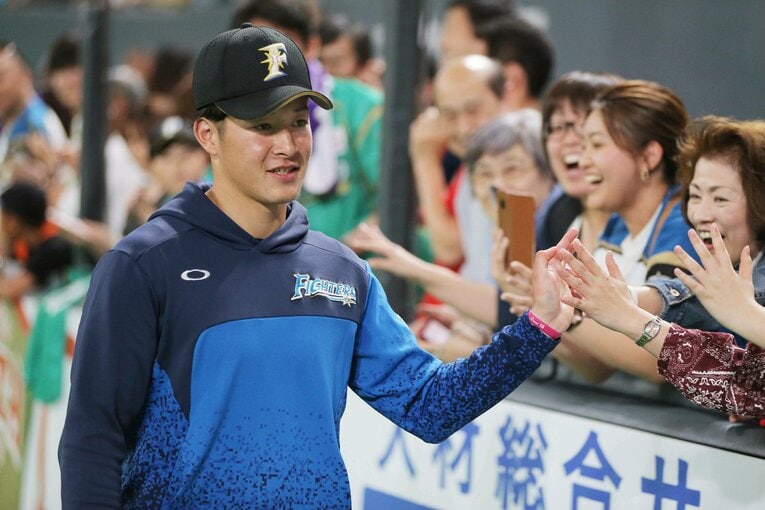 2019年、高卒ルーキーの吉田輝星（当時日本ハム）はプロ初先発・初勝利を挙げた　©JIJI PRESS