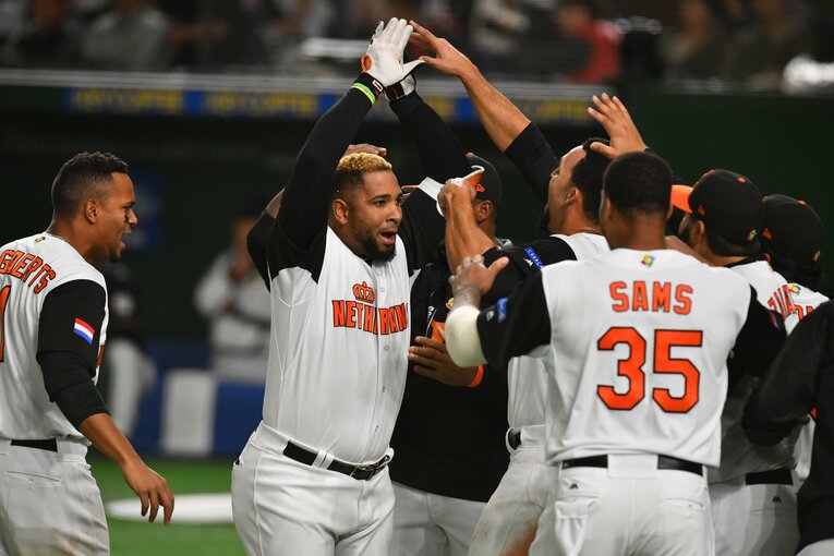 誰よりもWBCを楽しむバレンティン（2017年WBC）　©BUNGEISHUNJU