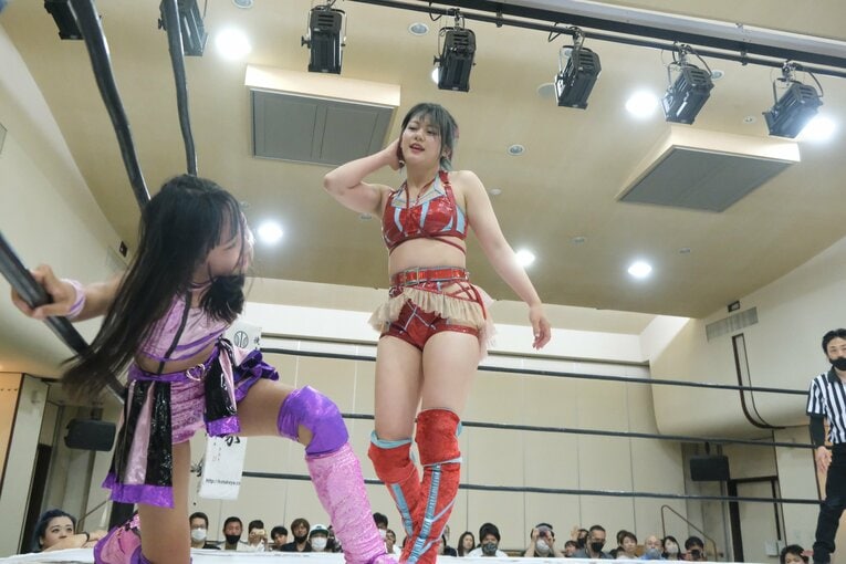 “中学生レスラー”の華麗な飛び技…「一番緊張した」チャンピオンとの一騎打ちで美蘭が見せた“成長の証”　受験勉強との両立が今後の悩み？(34)