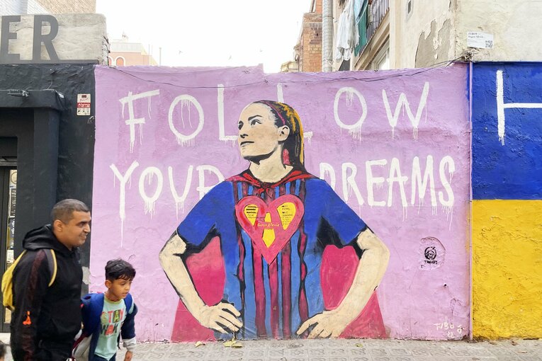 W杯ブラジル戦のウラで「バルサ女子がカンプノウで4万6967人」盛況なワケ… メッシ後に君臨する“女王”、熊谷紗希が見せた悔しさ(5)