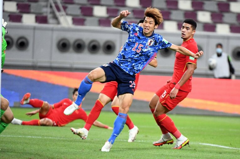 オマーン戦とは見違える姿を見せた日本代表。だが、精彩を欠いた中国を相手に奪ったのは「1点」だけだった ／ photograph by JFA