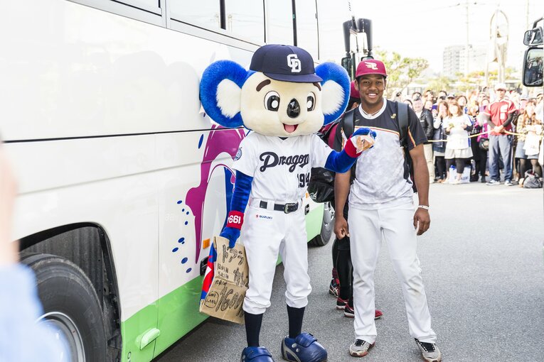 オコエにお声がけ　©Shiro Miyake