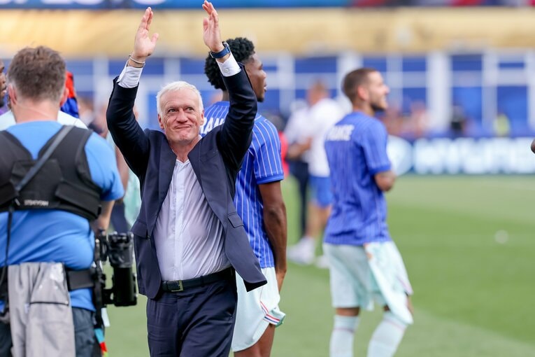 フランスのタレント集団をまとめ、W杯で好成績を残し続けたデシャン監督　©Kaoru Watanabe/JMPA