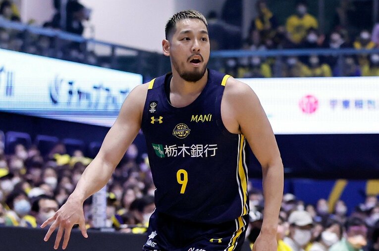 3度目のBリーグ制覇を果たした宇都宮ブレックスで活躍する35歳の遠藤祐亮。なぜ「いぶし銀」のベテランはチームの信頼を集めるのか　©B.LEAGUE