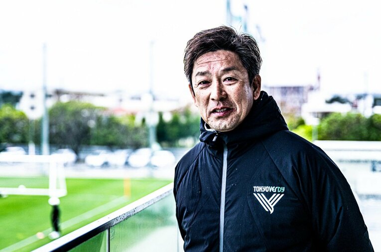 東京ヴェルディの強化部長を務める江尻篤彦。城福浩監督を呼んだ人物がそのオファーにいたる秘話を明かした　©Atsushi Kondo