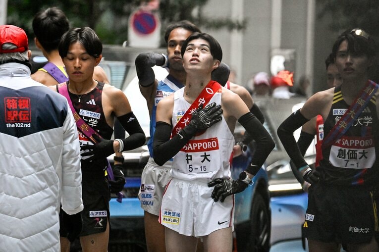 1区は膠着状態から中央大が抜けて…【2026箱根駅伝】青学大は16位だった1区　©Yuki Suenaga
