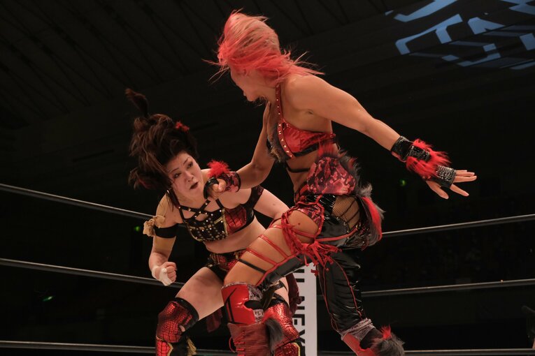 「ジュリアvs鈴季すず」はなぜ“最高に映える”タイトルマッチだったのか？ 試合直後の“姉妹”が明かしたそれぞれの「25分4秒」(81)