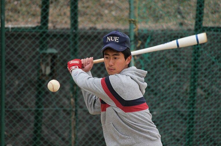 奈良教育大の山口裕士監督。「教育大」というカテゴリーの中で、どこまで自分たちの力を伸ばしていけるか。 ／ photograph by Kou Hiroo