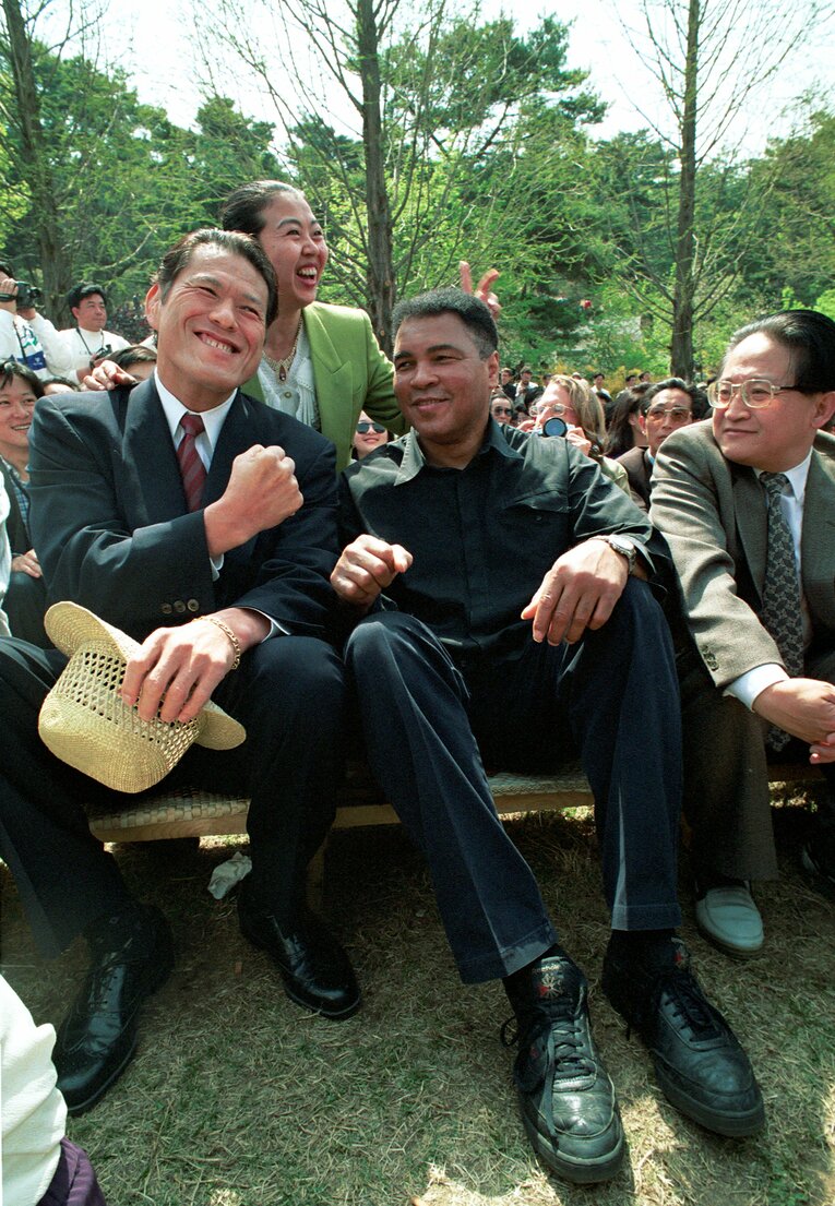 モハメド・アリと　©Essei Hara