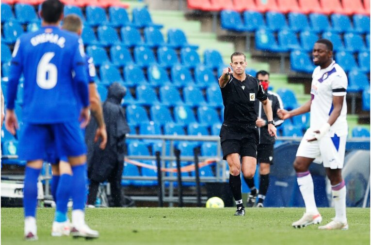 VARでのPK©Daisuke Nakashima