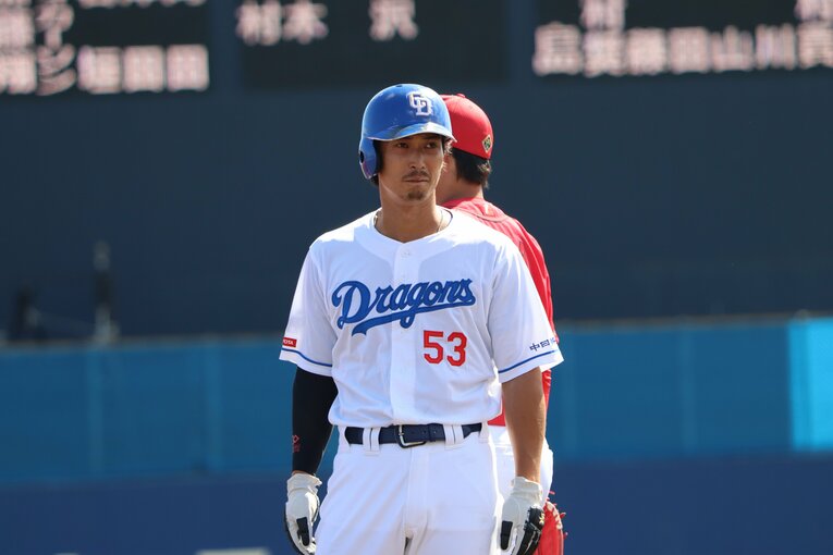 渋川市のクラブを支援する後藤駿太（中日／31歳）　©Takahiro Nagao