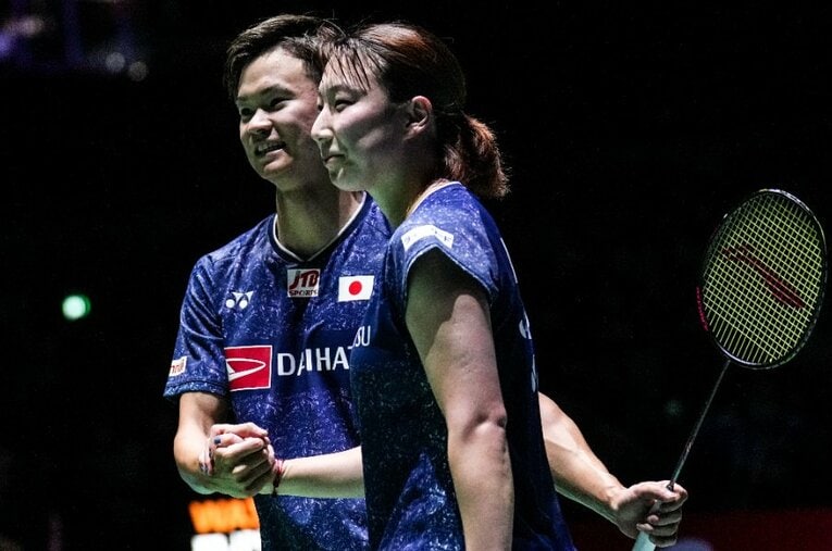 一昨年の東京五輪では銅メダルを獲得し、昨年のバドミントン世界選手権では銀メダルとなった渡辺勇大／東野有紗ペア　©Getty Images