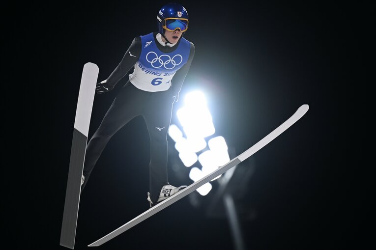 北京五輪混合ジャンプ2本目の小林　©Naoya Sanuki/JMPA