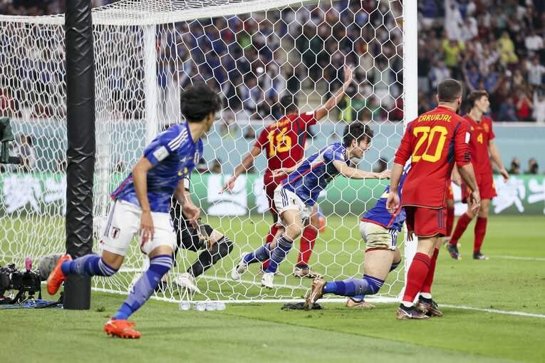 スペイン戦、田中碧の逆転ゴール　©Kaoru Watanabe/JMPA