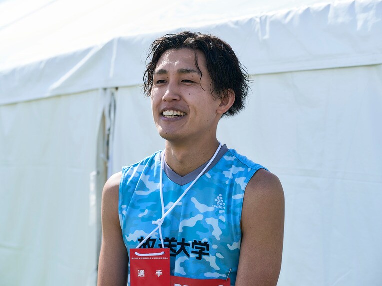 レース後の取材に応じる村上　©Yuki Suenaga