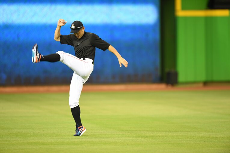 マーリンズ時代のイチロー　©BUNGEISHUNJU