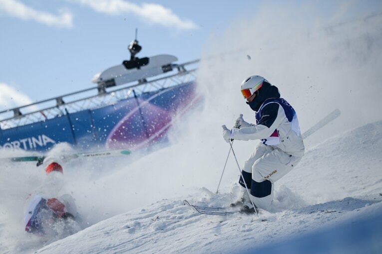 ド迫力！　島川哲也と対戦した世界ランク1位のジュリアン・ビールのクラッシュの連続写真　©Nanae Suzuki/JMPA