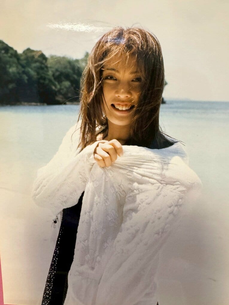 LLPW時代の96年に出版したファースト写真集「BLOOMING」のオフショット【スワイプするとそのほかの写真もご覧になれます】　Ⓒ本人提供