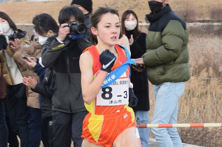 「晴れの国岡山」駅伝の3区を走るドルーリー朱瑛里（15歳） ／ photograph by JIJI PRESS