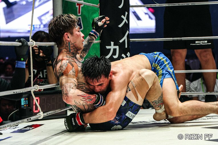 『超RIZIN.5』平本蓮vs.カルシャガ・ダウトベック　©RIZIN FF