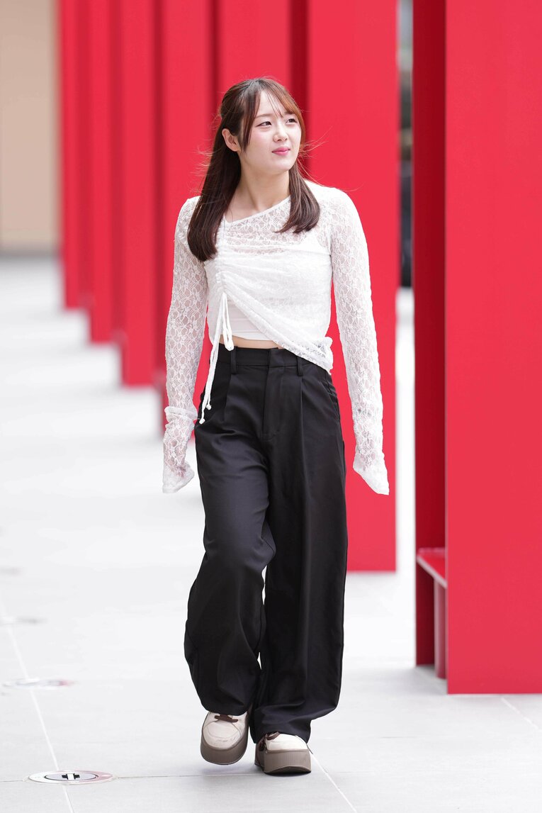 南小桃23歳の私服撮りおろしフォト（全21枚）　©Essei Hara