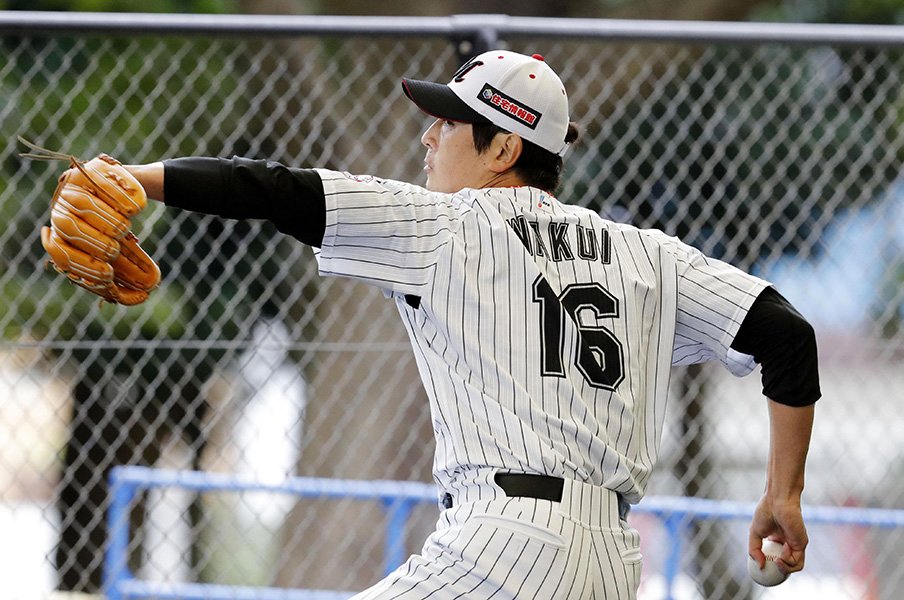 メジャー挑戦を断念して――。涌井秀章は今季、何を目指すのか?<Number Web> photograph by Kyodo News