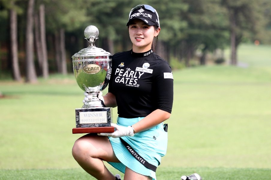 日本でも配信が決定 韓国女子ゴルフツアーの魅力って 難しいコースに歳前後の若きスターが揃う 10人の モデル も 女子ゴルフ Number Web ナンバー