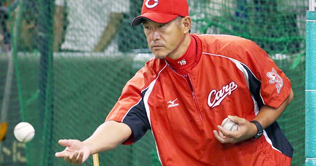 カープユニフォーム石井琢朗コーチ